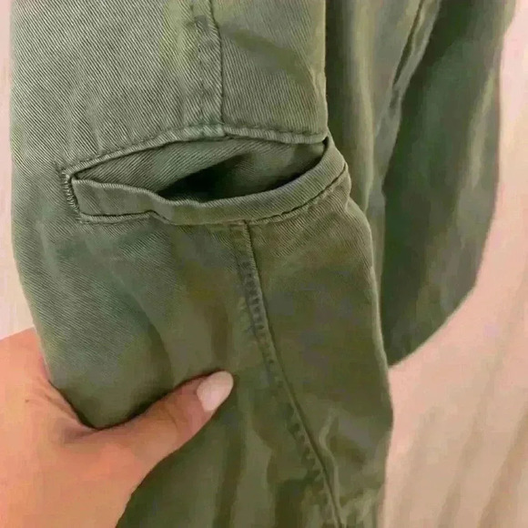 Green mens shorts - Picture 4 of 4